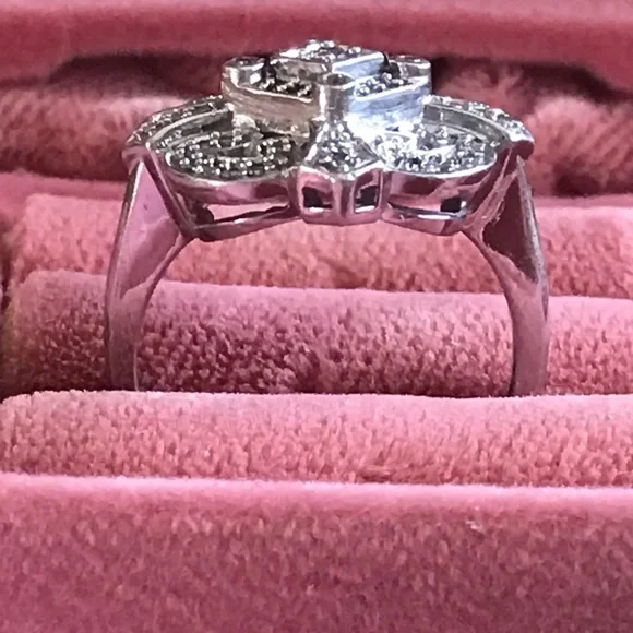 Gorgeous sterling diamond ring - Picture 10 of 16